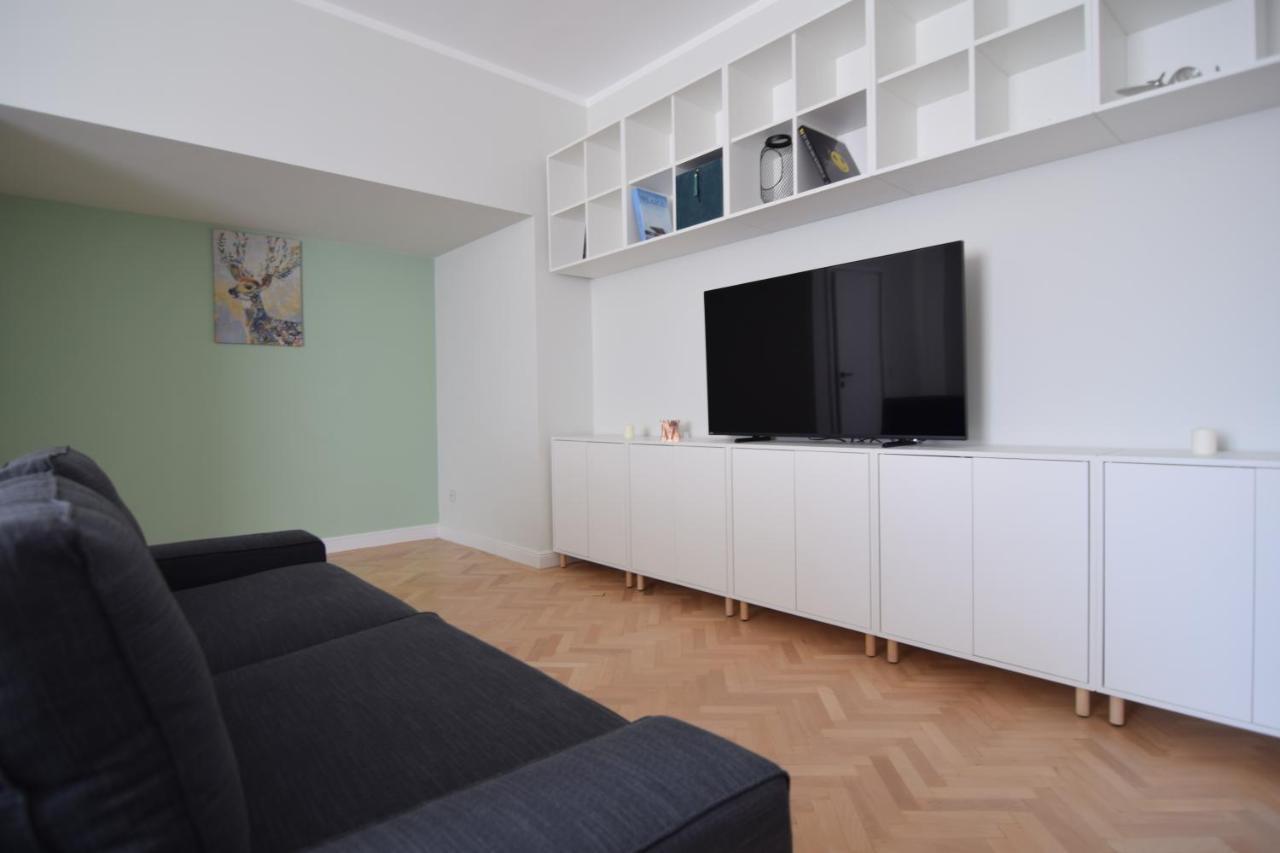 Beautiful Apartment In Old City Bucharest Exterior photo